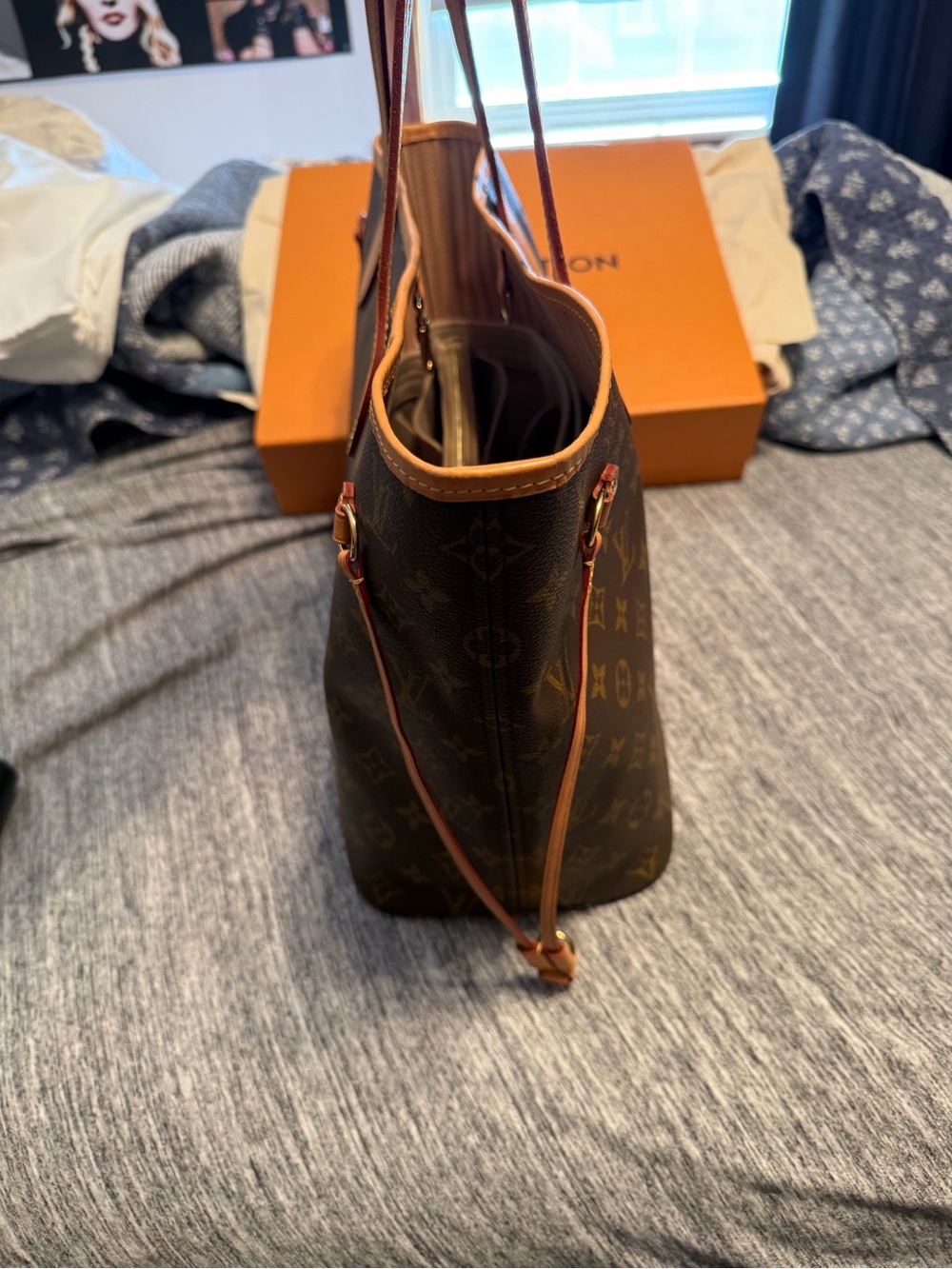 Louis Vuitton Neverfull MM and Vertical Zippy Wallet Monogram - Picture 6 of 11
